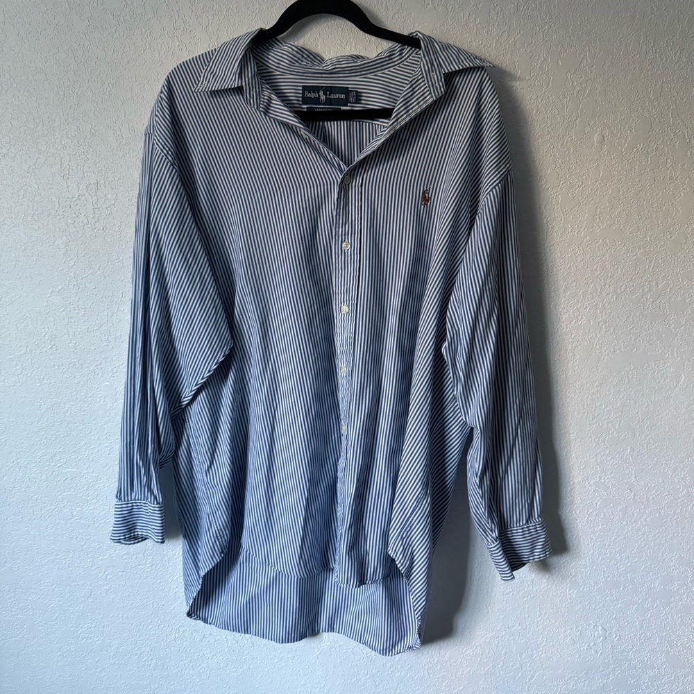 Ralph Lauren Yarmouth Cotton Oxford shirt in a blue white stripe pattern